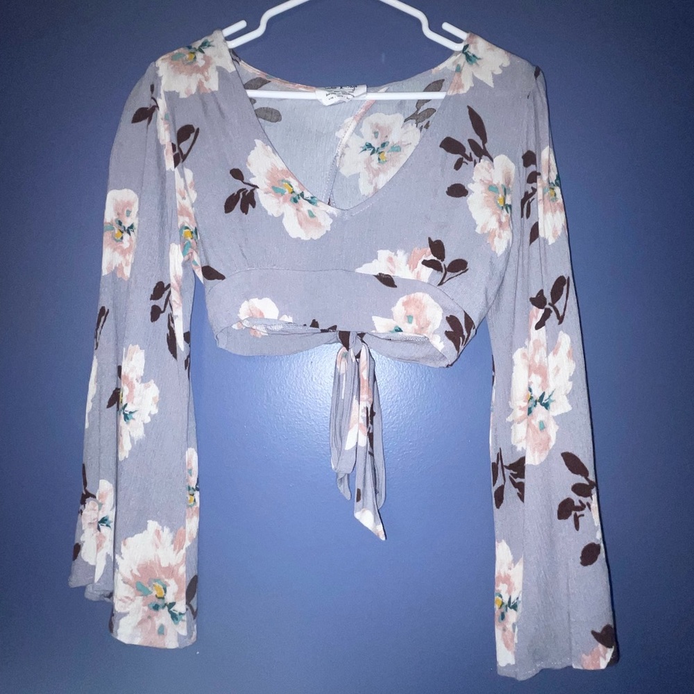 Floral, cropped, long sleeve top